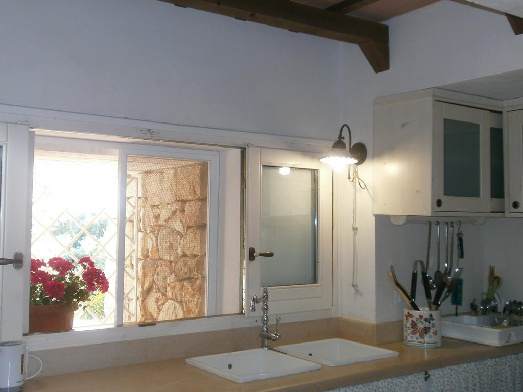 Trullo Villa Giuliana Con Giardino Posizione Panoramica Free Wifi Ostuni Habitación foto