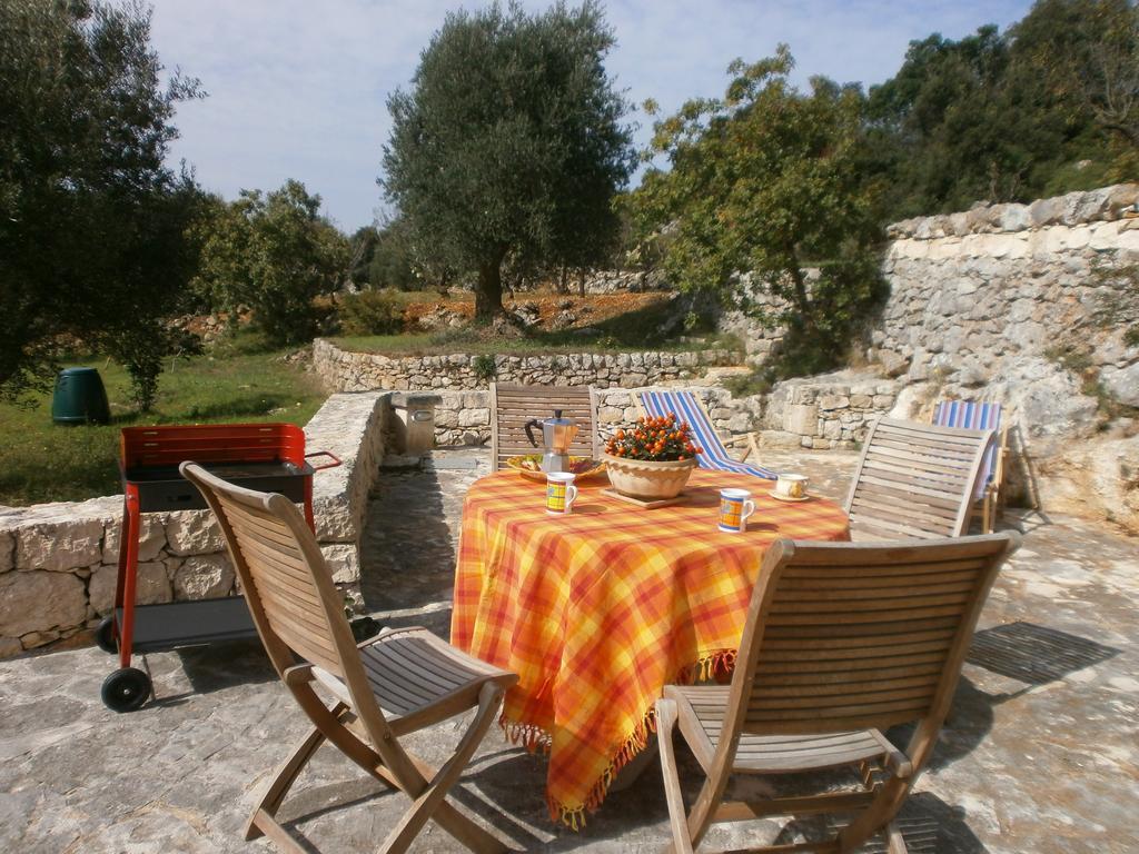 Trullo Villa Giuliana Con Giardino Posizione Panoramica Free Wifi Ostuni Habitación foto